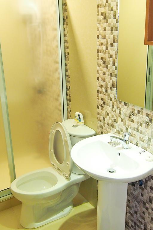 Marton Suites Davao Экстерьер фото
