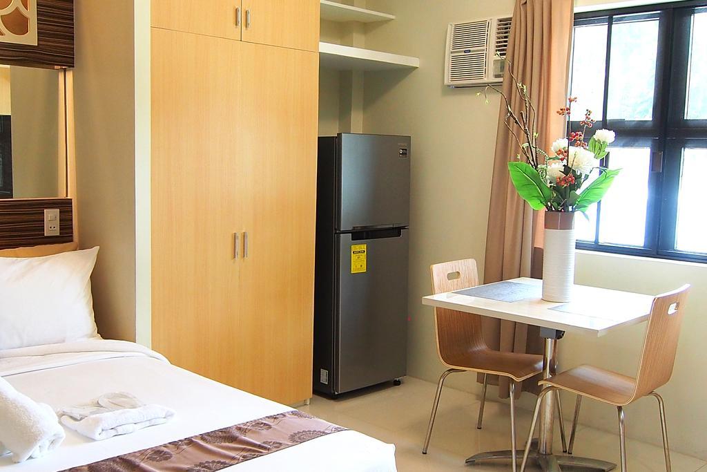 Marton Suites Davao Экстерьер фото