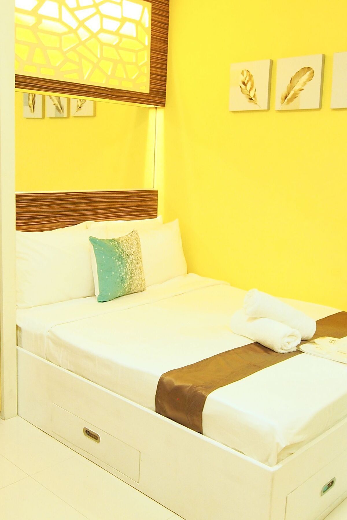 Marton Suites Davao Экстерьер фото