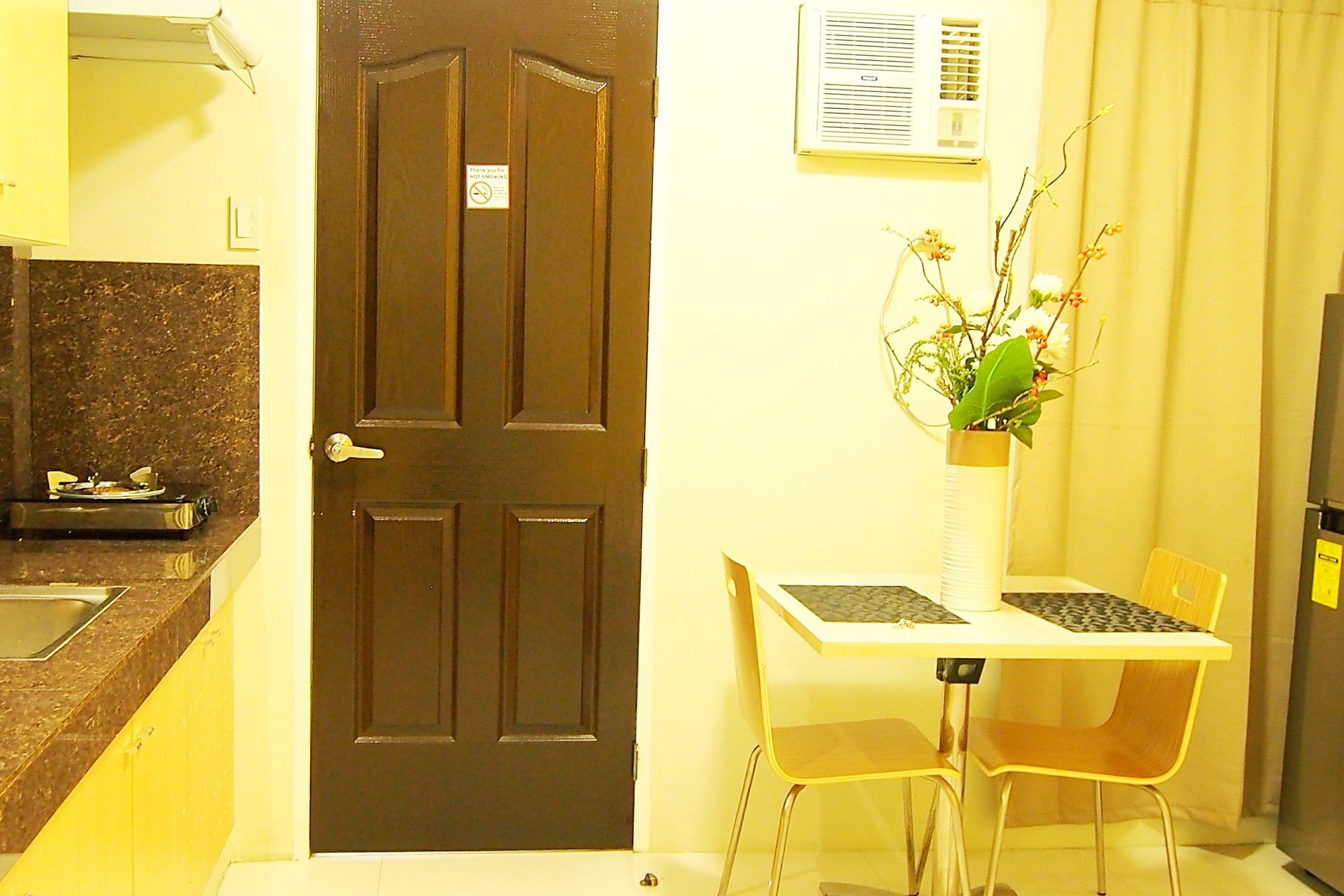 Marton Suites Davao Экстерьер фото