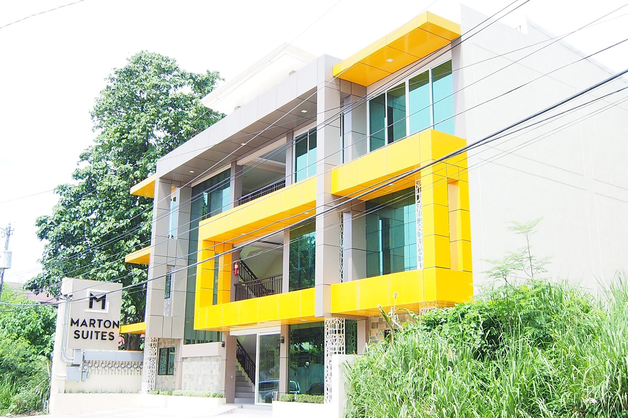 Marton Suites Davao Экстерьер фото